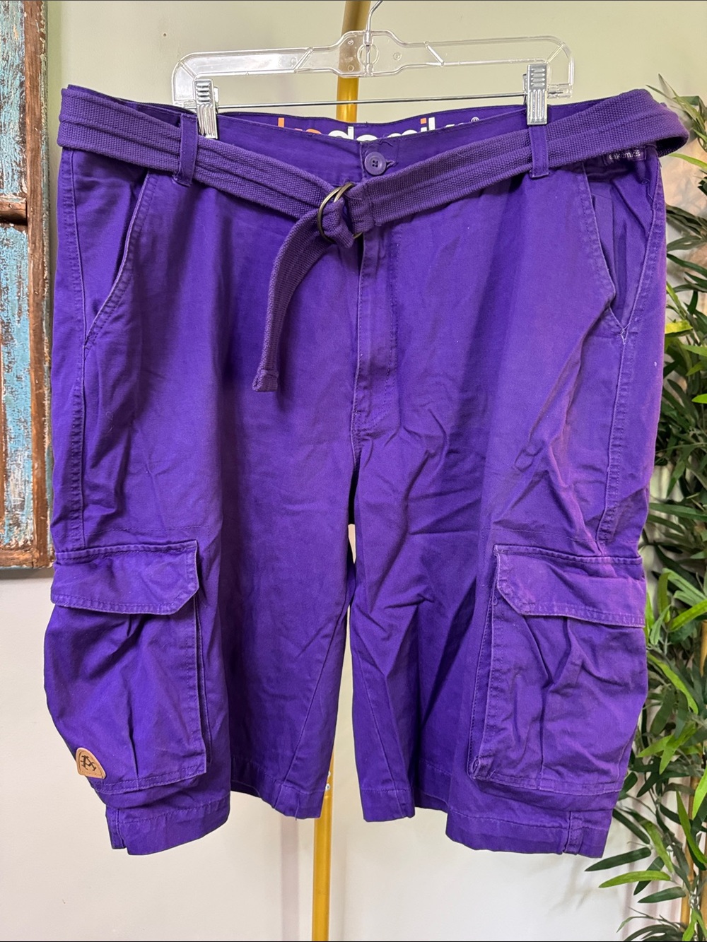Akademiks Men's Purple Cargo Shorts with Belt
